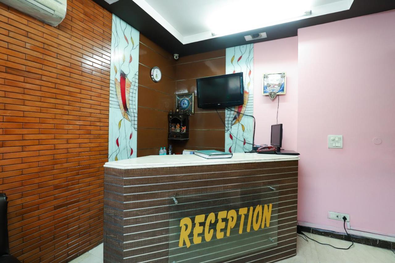 Hotel O J P Inn Near Patel Nagar Metro Station Nuova Delhi Esterno foto