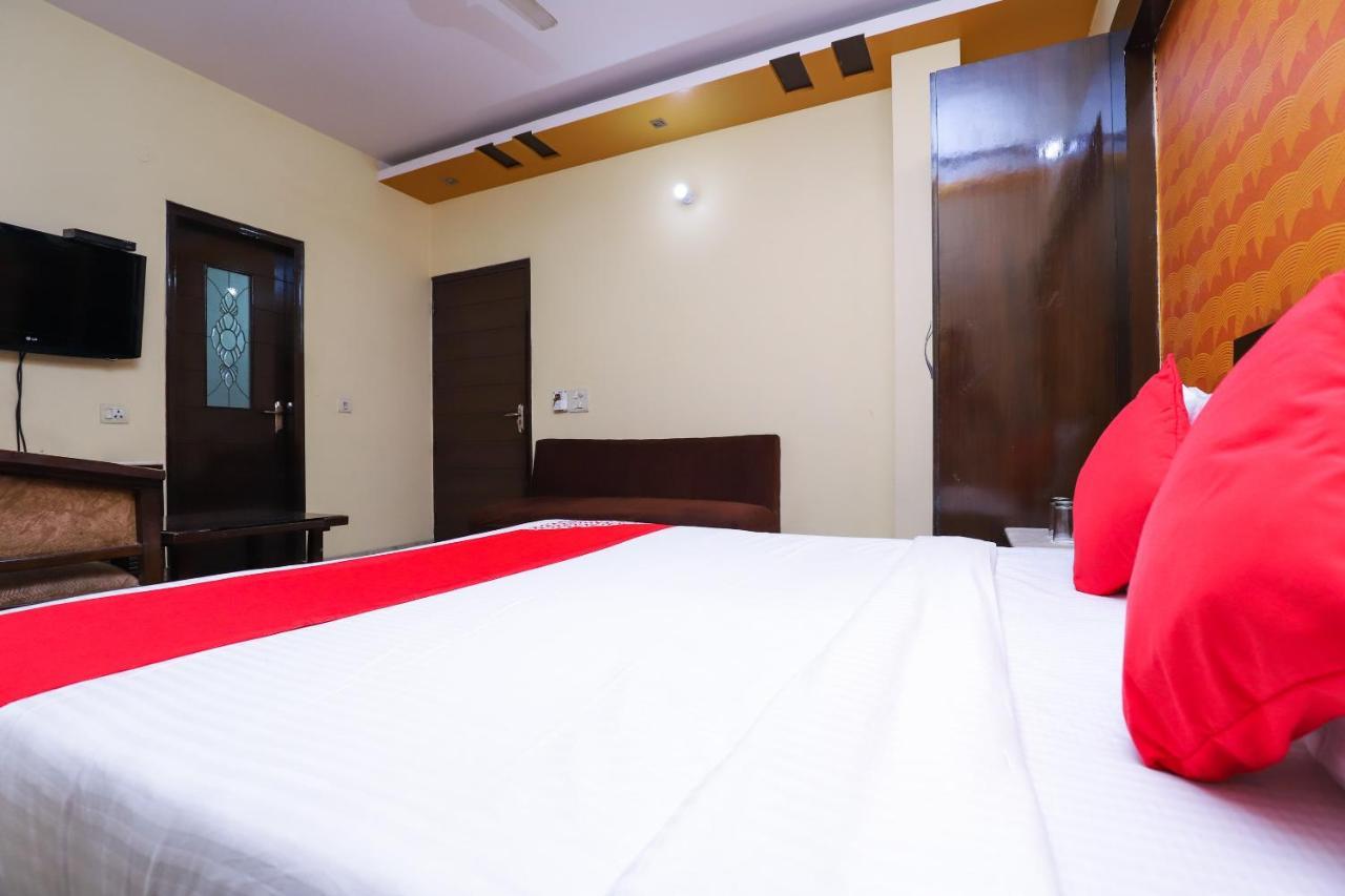 Hotel O J P Inn Near Patel Nagar Metro Station Nuova Delhi Esterno foto