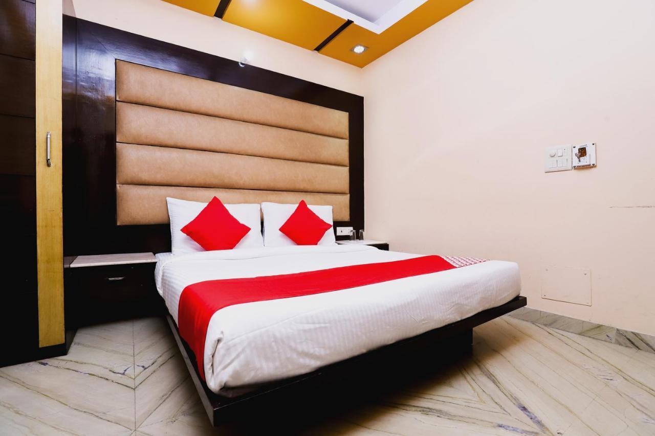 Hotel O J P Inn Near Patel Nagar Metro Station Nuova Delhi Esterno foto