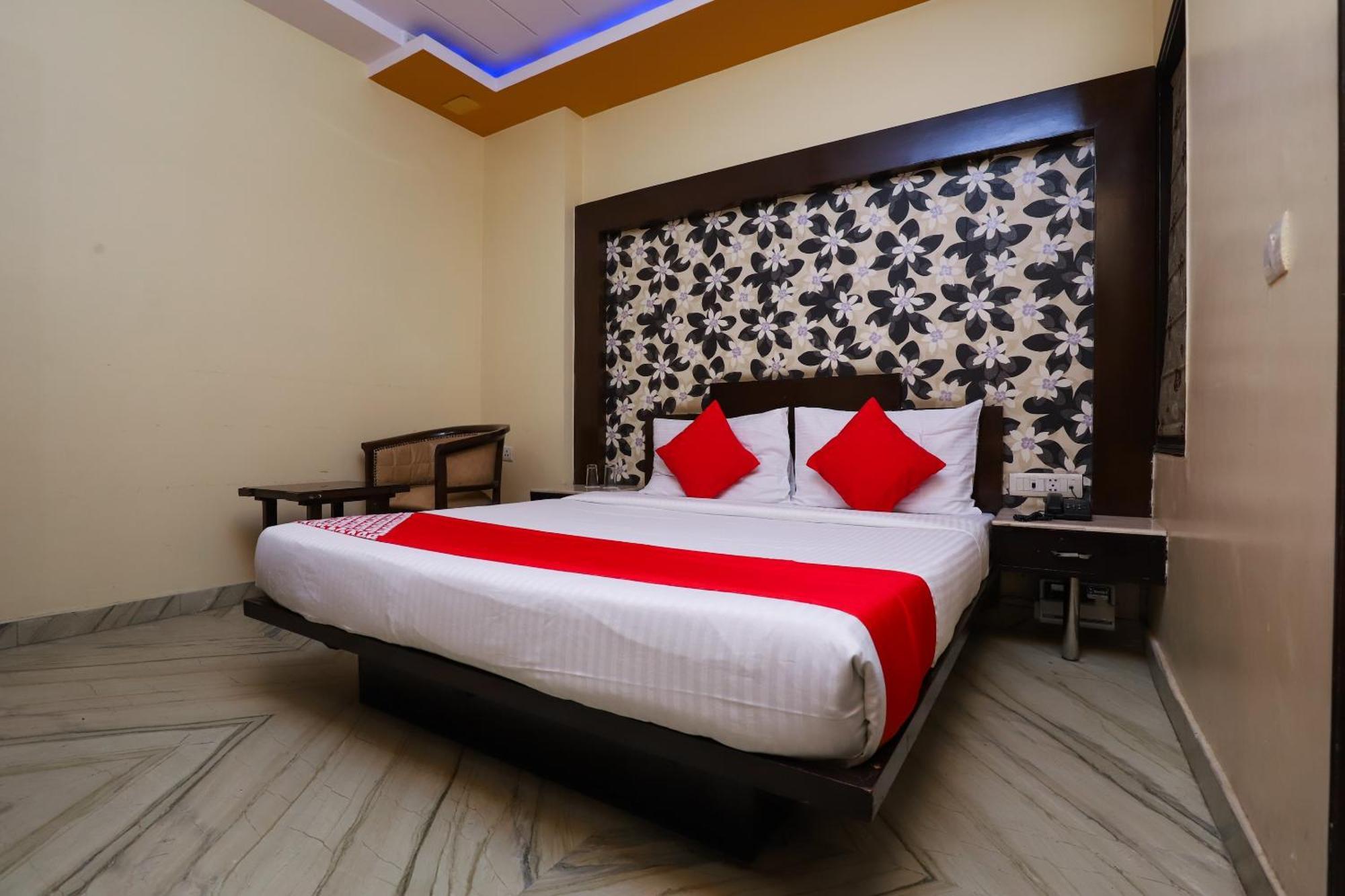 Hotel O J P Inn Near Patel Nagar Metro Station Nuova Delhi Esterno foto