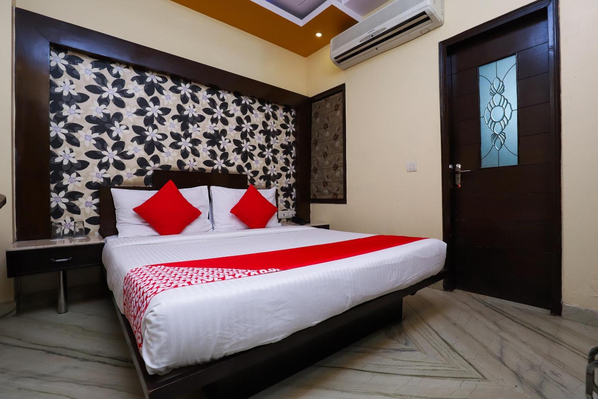 Hotel O J P Inn Near Patel Nagar Metro Station Nuova Delhi Esterno foto