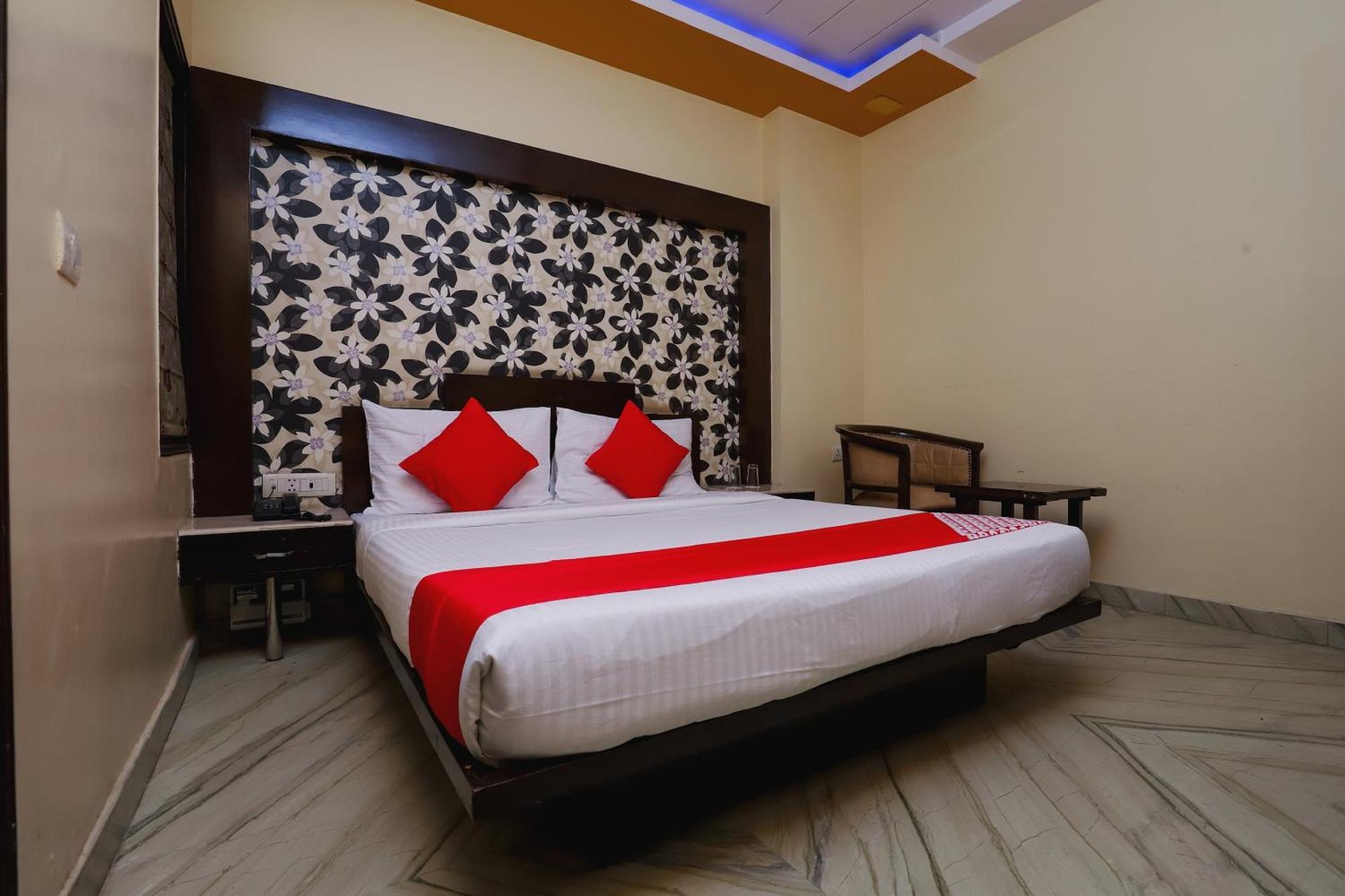 Hotel O J P Inn Near Patel Nagar Metro Station Nuova Delhi Esterno foto
