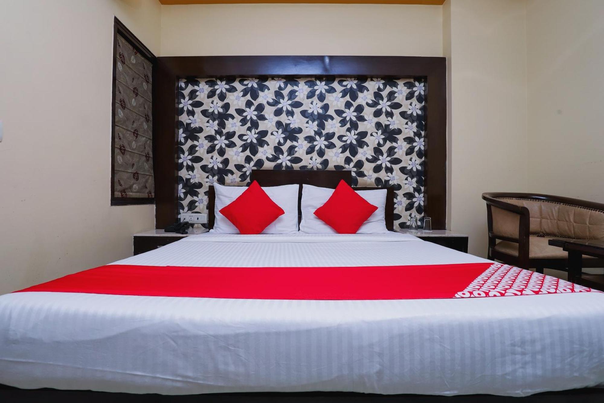 Hotel O J P Inn Near Patel Nagar Metro Station Nuova Delhi Esterno foto