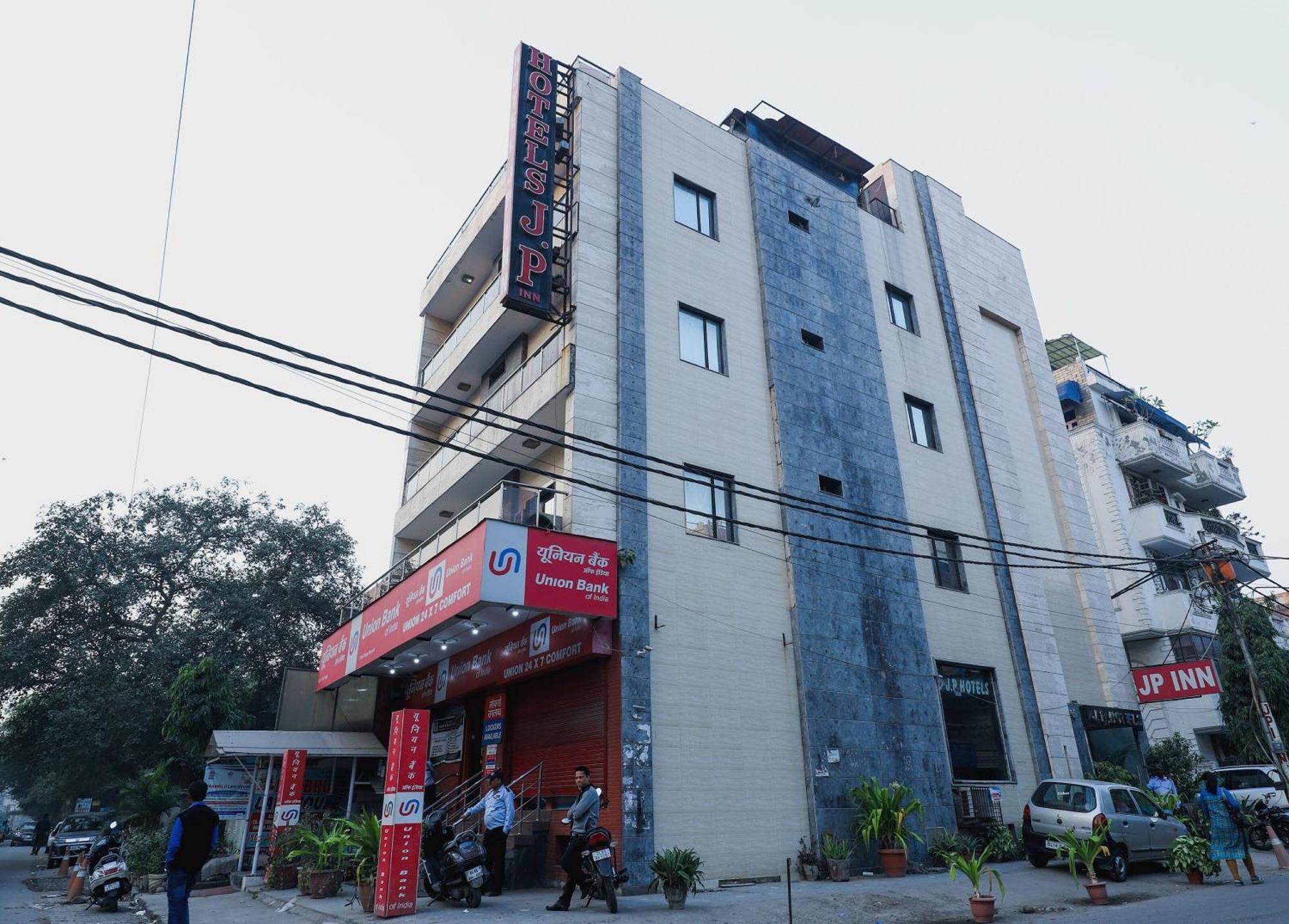 Hotel O J P Inn Near Patel Nagar Metro Station Nuova Delhi Esterno foto