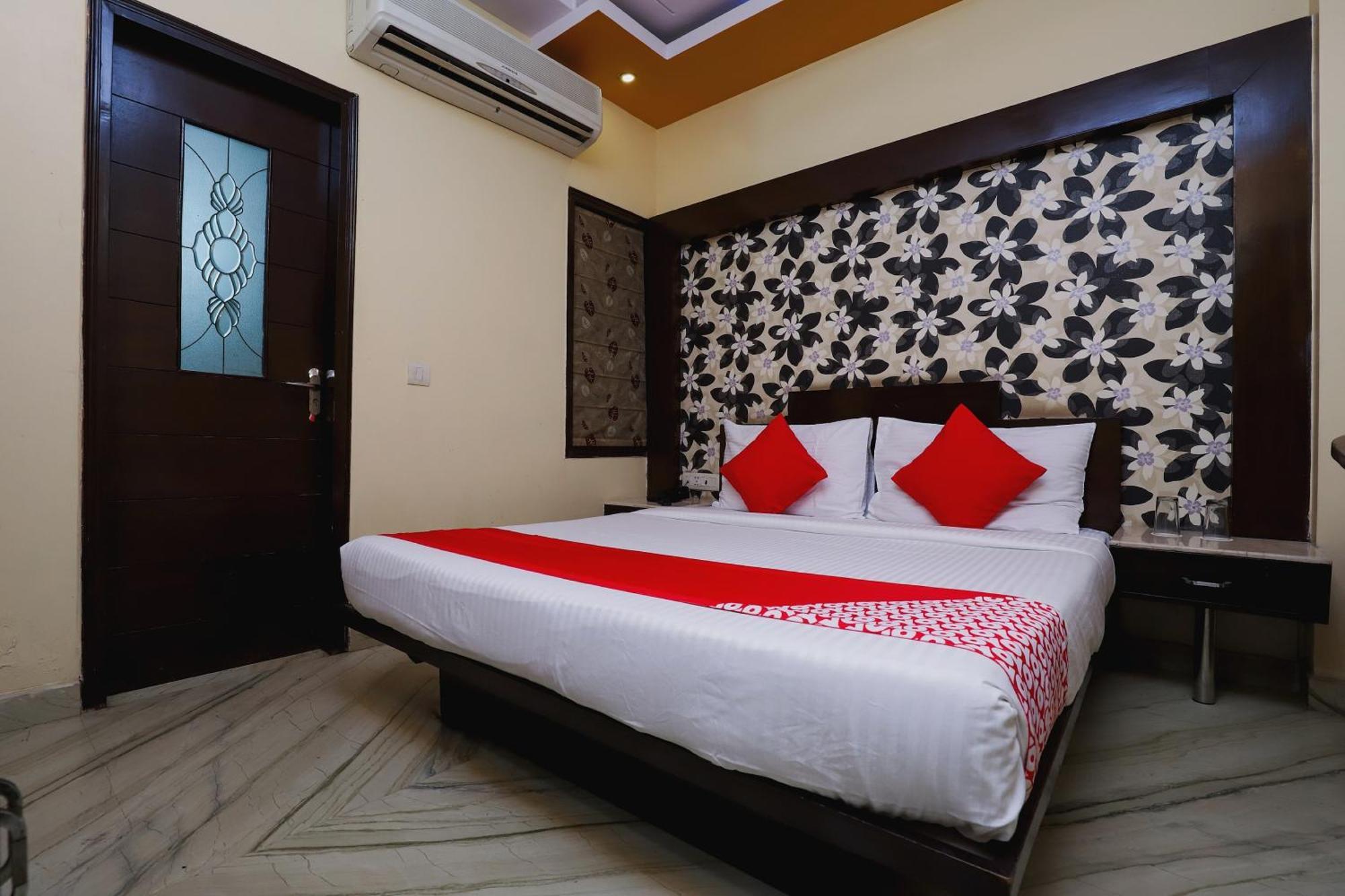 Hotel O J P Inn Near Patel Nagar Metro Station Nuova Delhi Esterno foto
